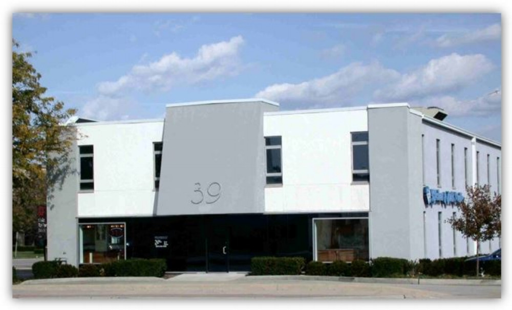 39 s milwaukee ave storefront