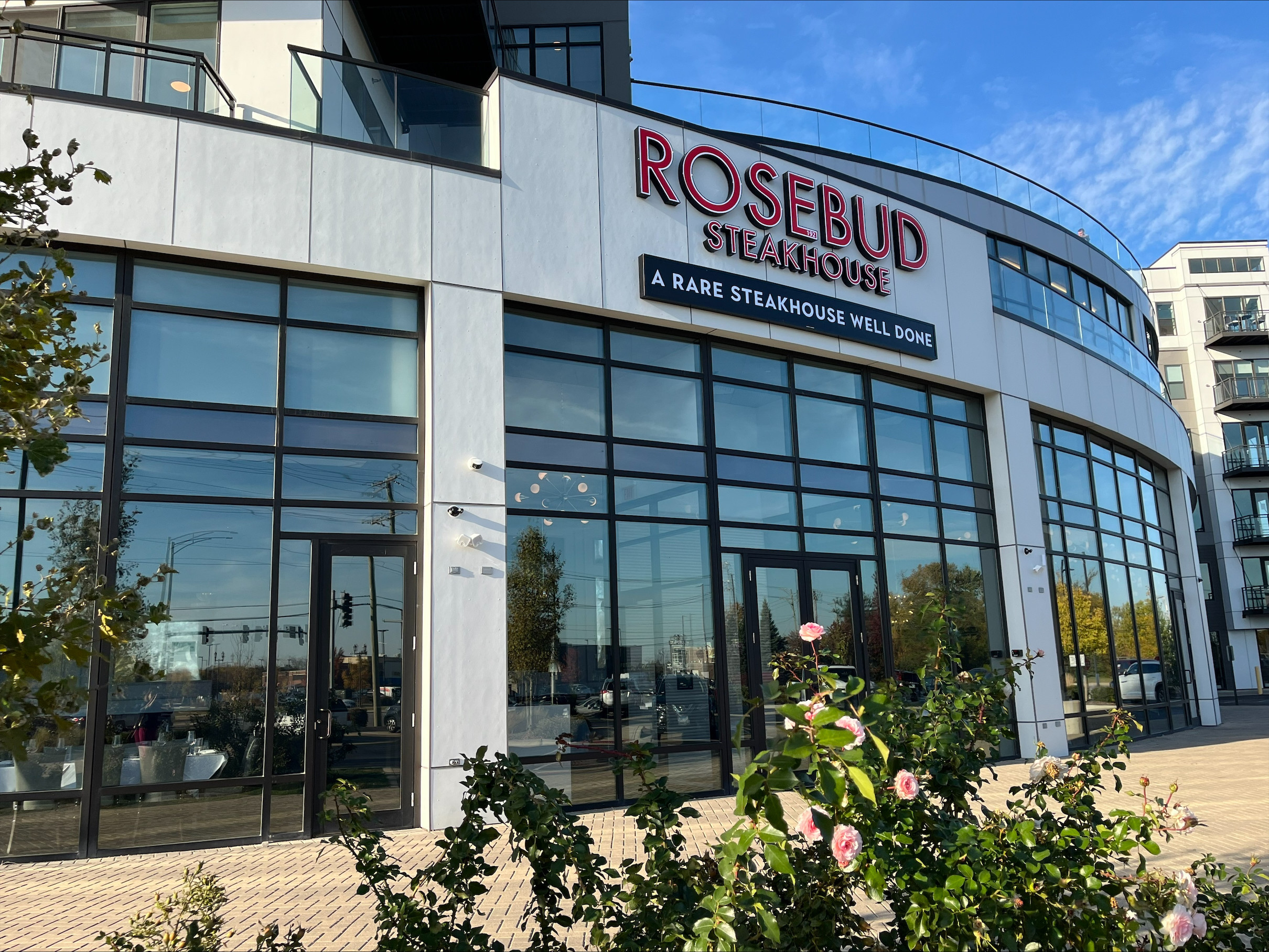 Enjoy quality dining at Rosebud Steakhouse located at Uptown 500 along Dundee Road and Northgate Parkway