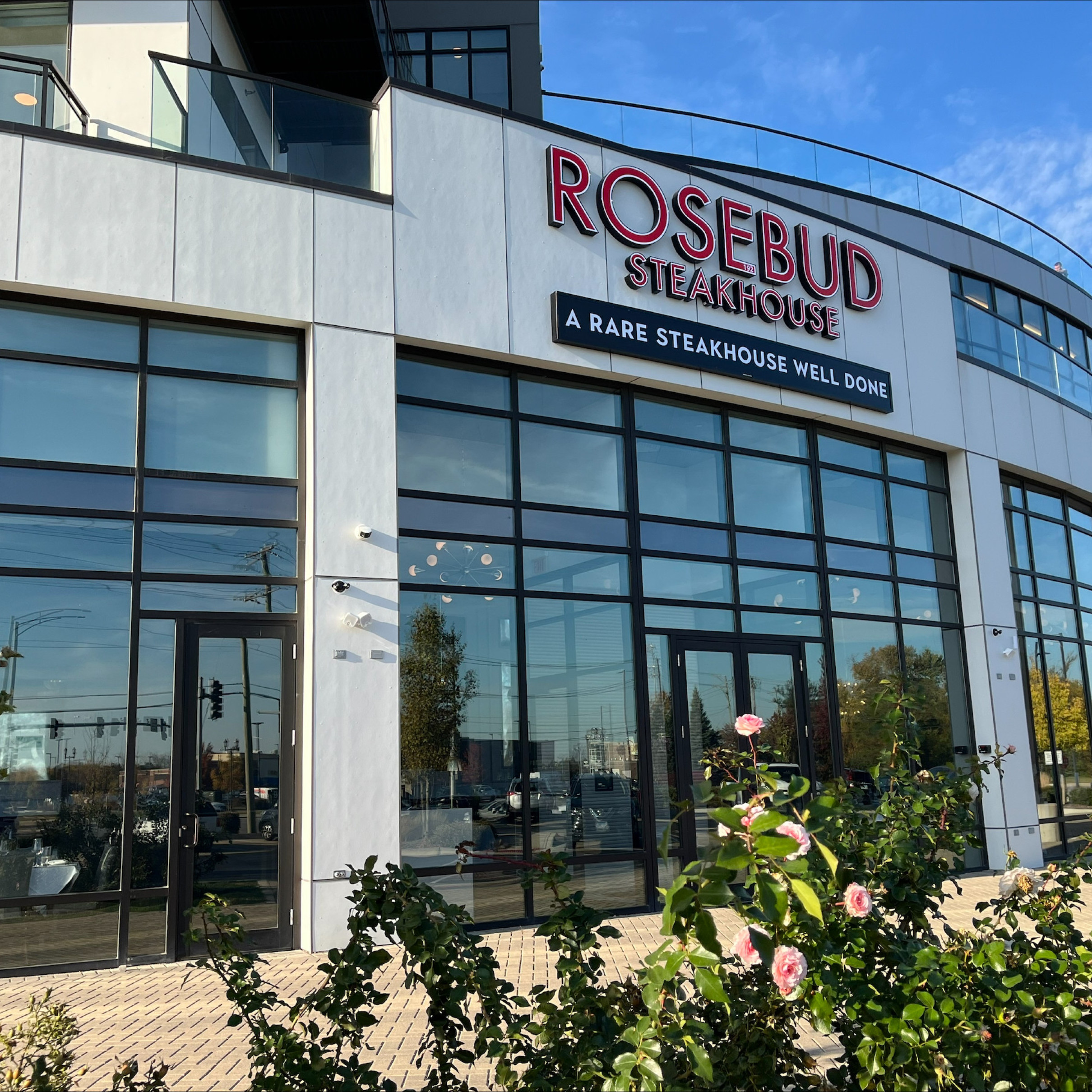 Enjoy quality dining at Rosebud Steakhouse located at Uptown 500 along Dundee Road and Northgate Parkway