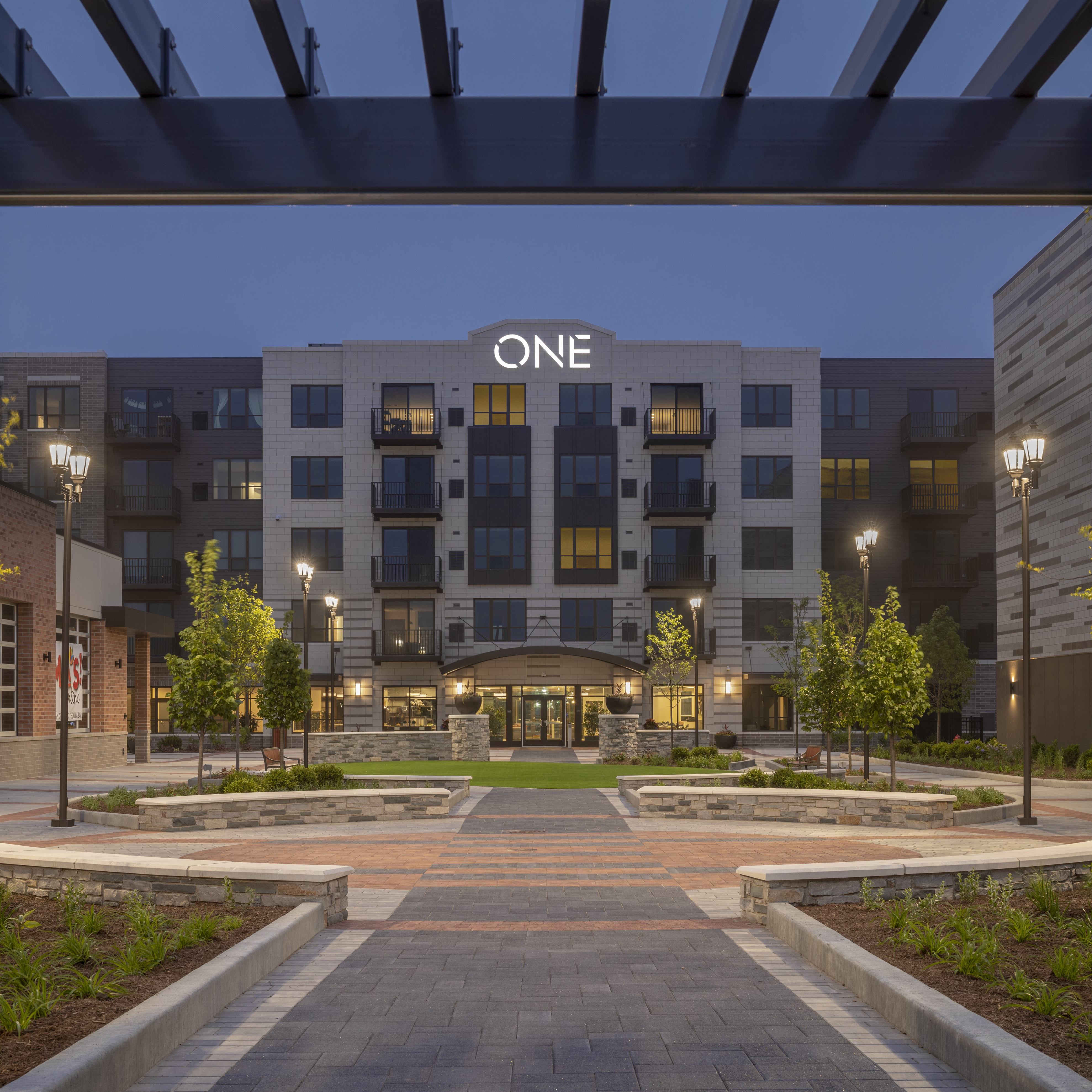 one wheeling courtyard