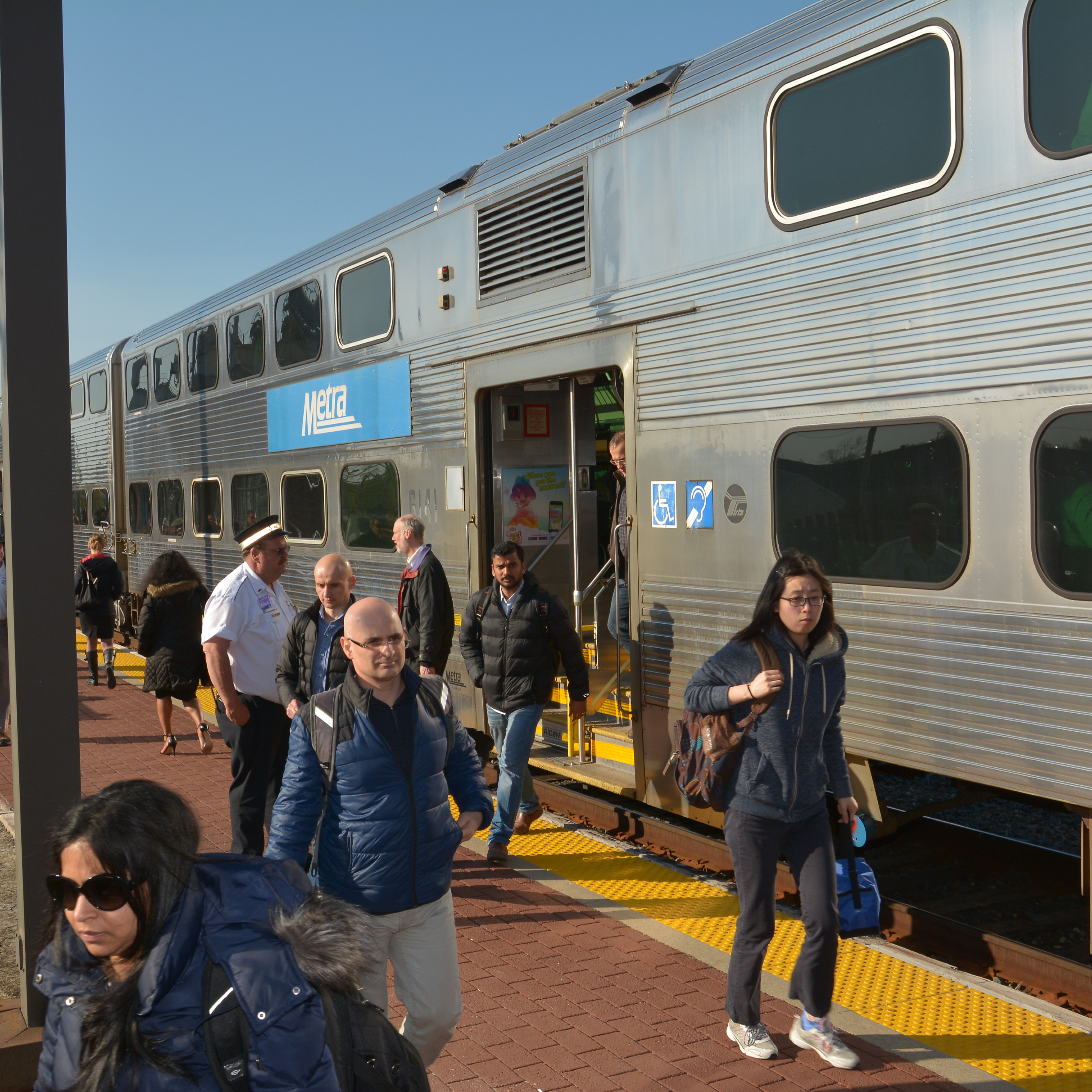 metra station train - wheeling